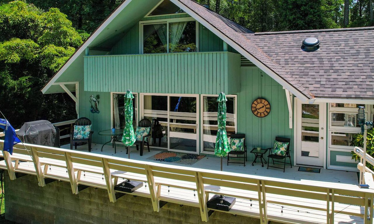 Prosperity House | Piddle Point in Prosperity: Sunset views, deep water dock, and wildlife galore!