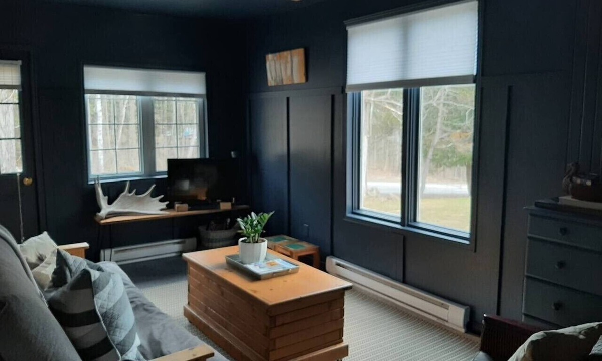 Dorset Cottage | Pine Cabin- 2 Min to Lakes/Snowmobile Trails