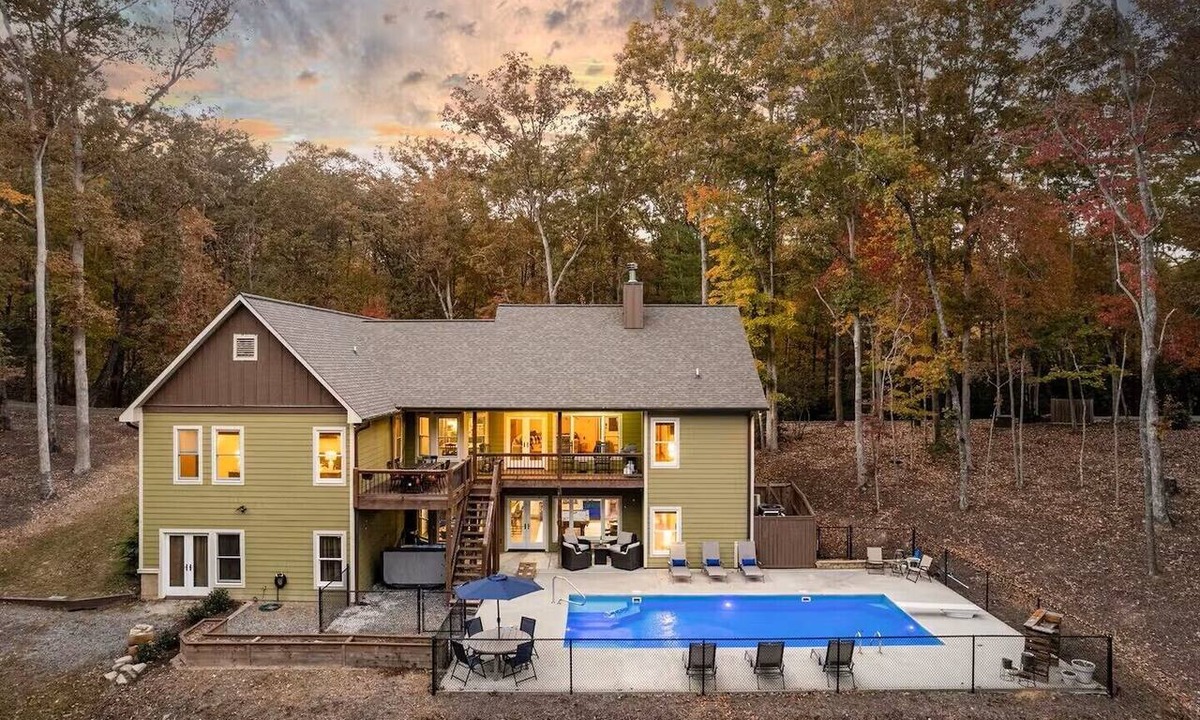 Foxfire Estates House | POOL Theater Hot Tub Game Room Sleeps 18 5 min to town