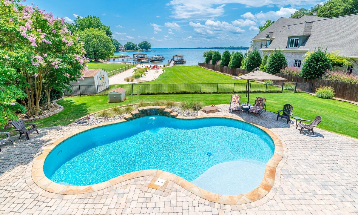 Mount Mourne House | PRICE DROP! Last week in August and Labor Day Week! Save 1,300/wk!