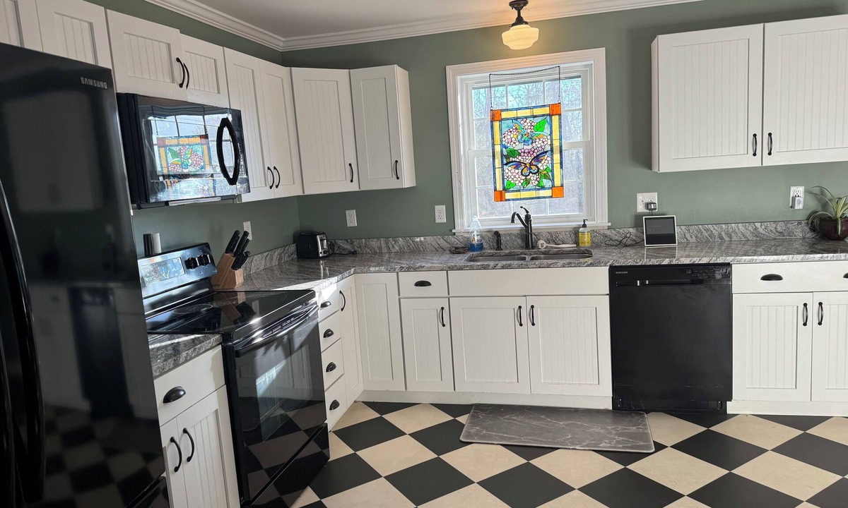 Hampden Apartment | Private 1 bedroom EV charging