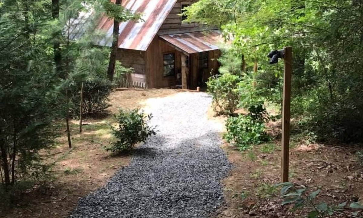 Lakemont Cabin | Private, Country Cabin in North Georgia's Mountainous Wilderness, Perfect for a Family Glamping Retreat