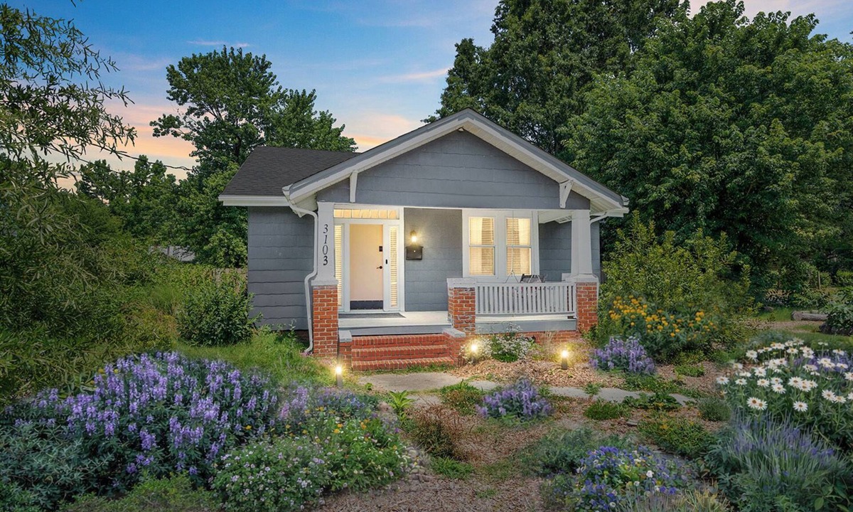 South Richmond House | Private Garden Home w/Large Fenced Yard + Gazebo