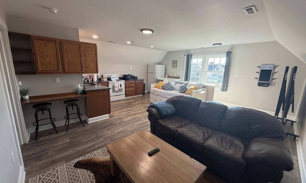 Fentress House | Private Guesthouse w/Full Kitchen