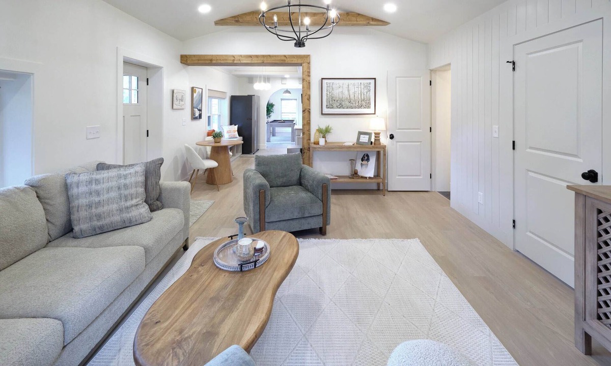 Knoxville Cottage | Private updated home in South Knoxville- Pet Friendly! Close to UTK