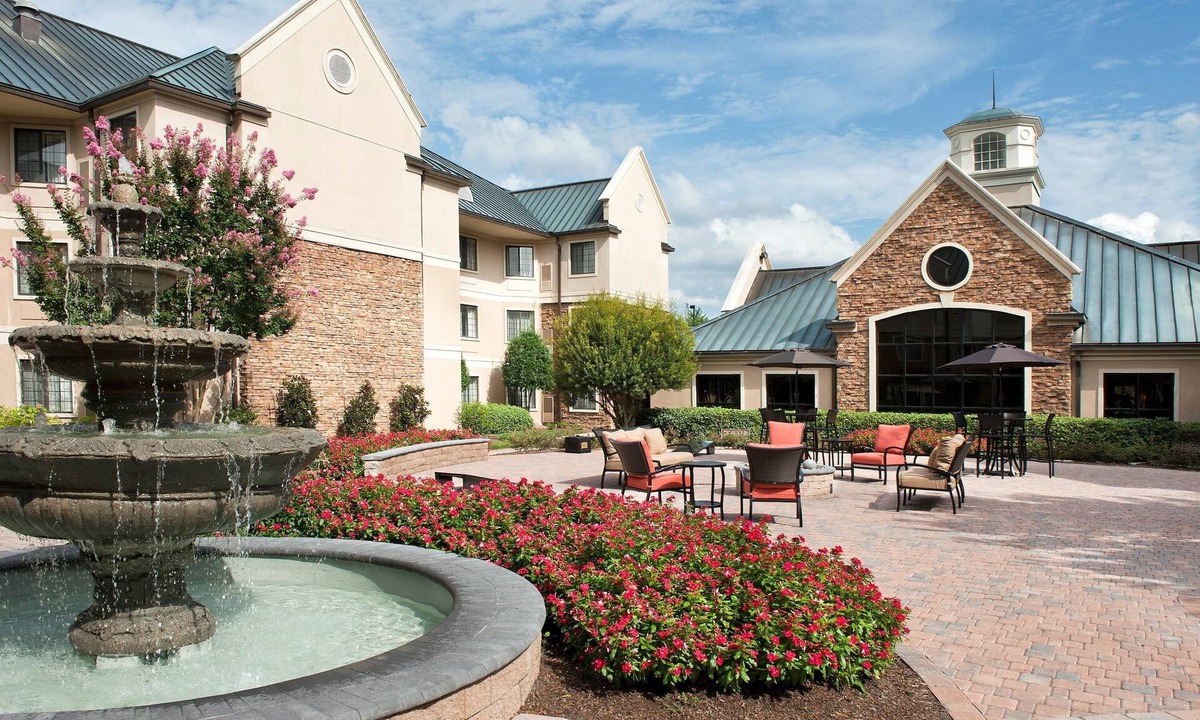 Ballantyne Apartment | Queen Suite | Free Breakfast, Shuttle, & Pool