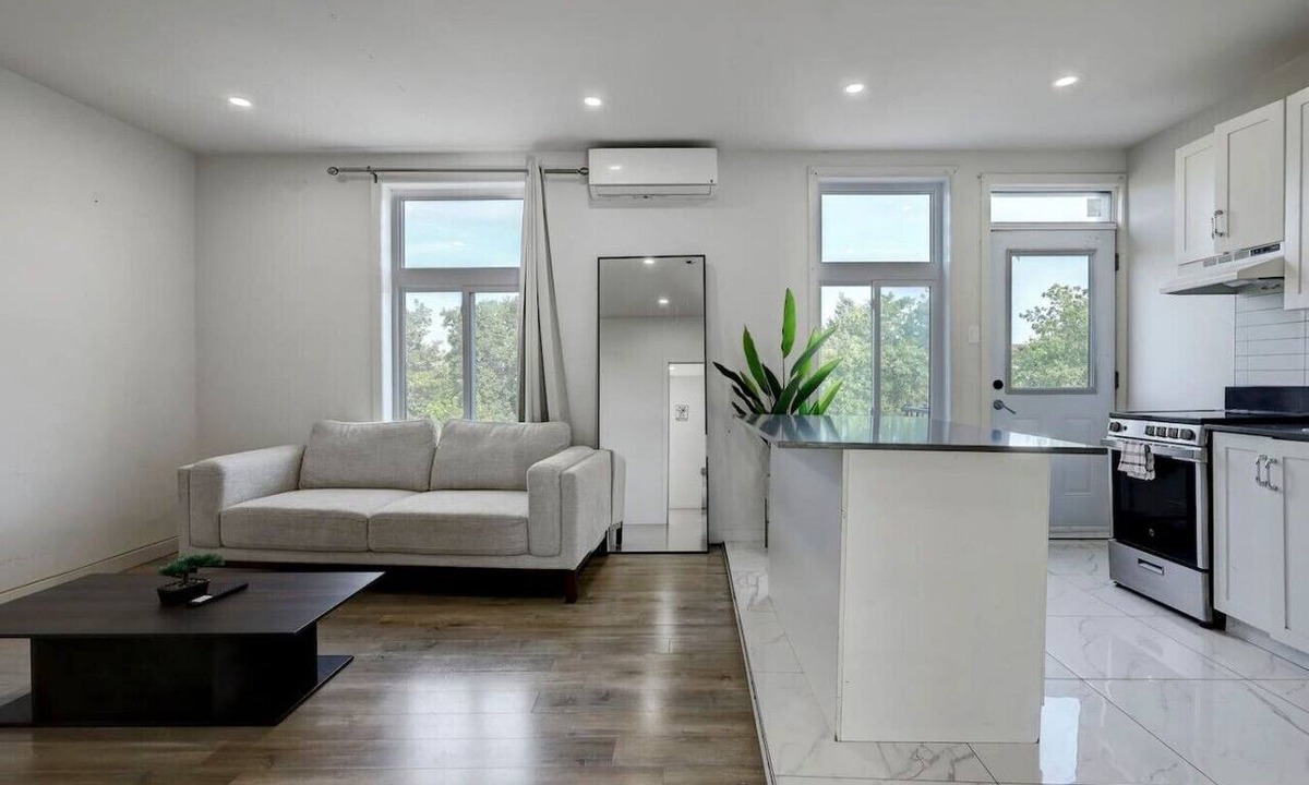 Cote-Des-Neiges—Notre-Dame-De-Grace Apartment | Quiet & Modern | Heart of Montréal