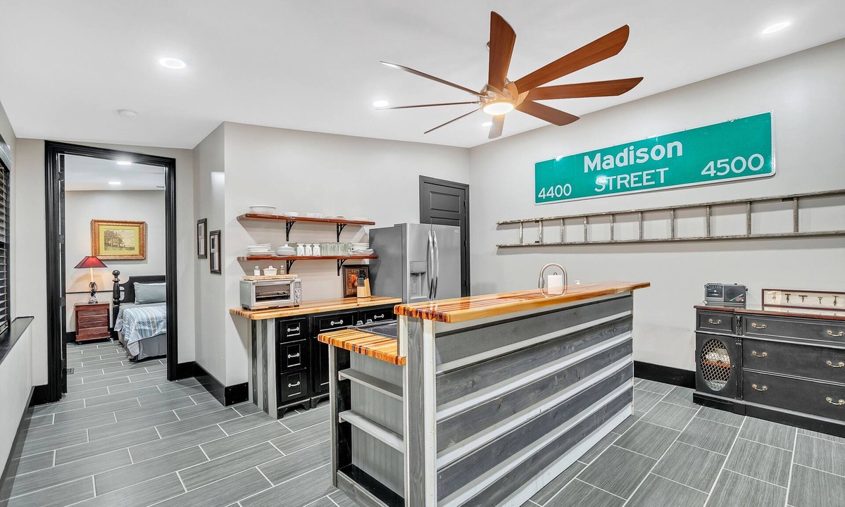 Greenville House | Relaxing at the Spacious Madison for Traveling Professionals