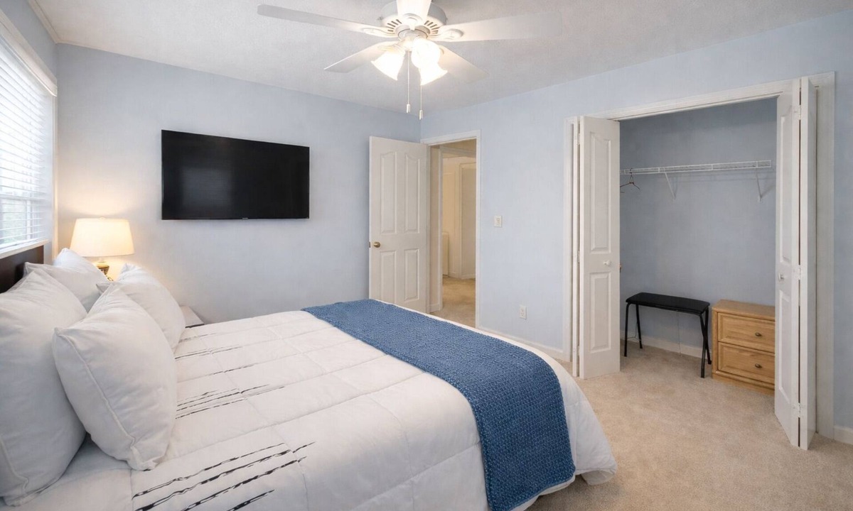 Fayetteville House | Relaxing home near Fort Liberty—ideal for families, military & professionals