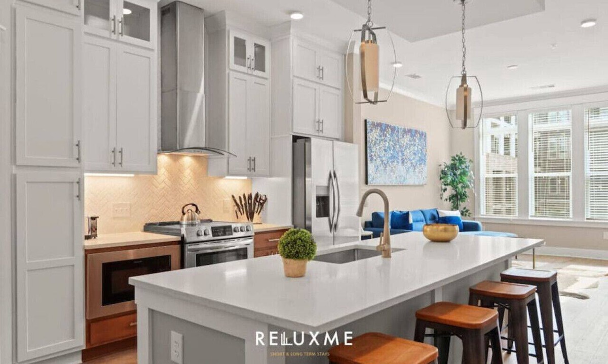 Charlotte Condo | Reluxme| SouthPark 1BR Condo w/Prm Amenities