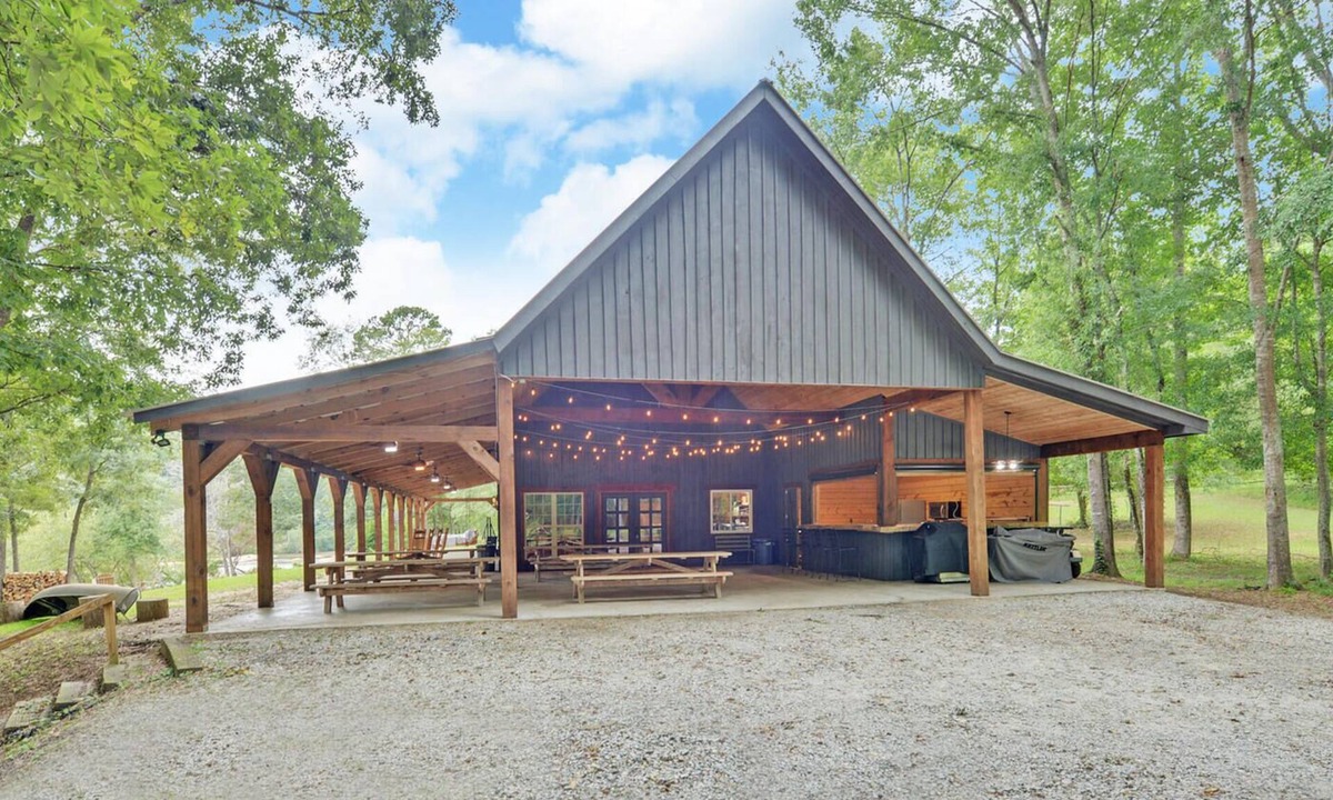 Bowman Cabin | River Retreat for the entire family