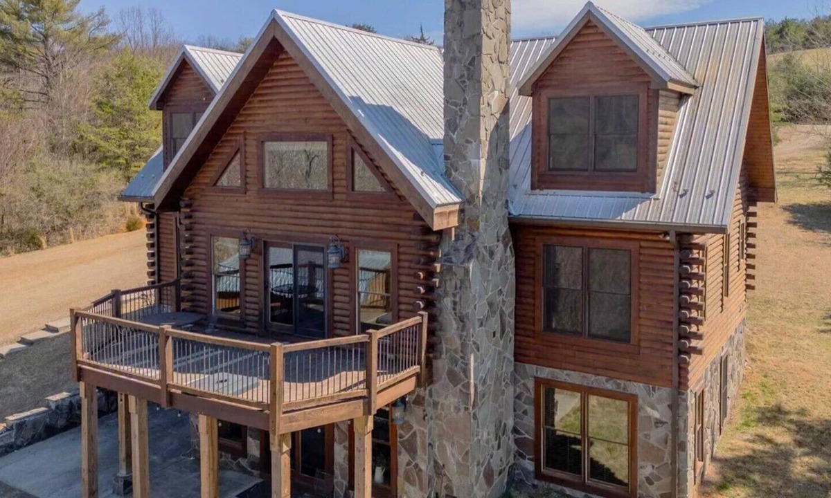 Allisonia House | River Trail Lodge-Guest Fav Log Home-Retreat with Fire Pit & Game Room-Pets :]
