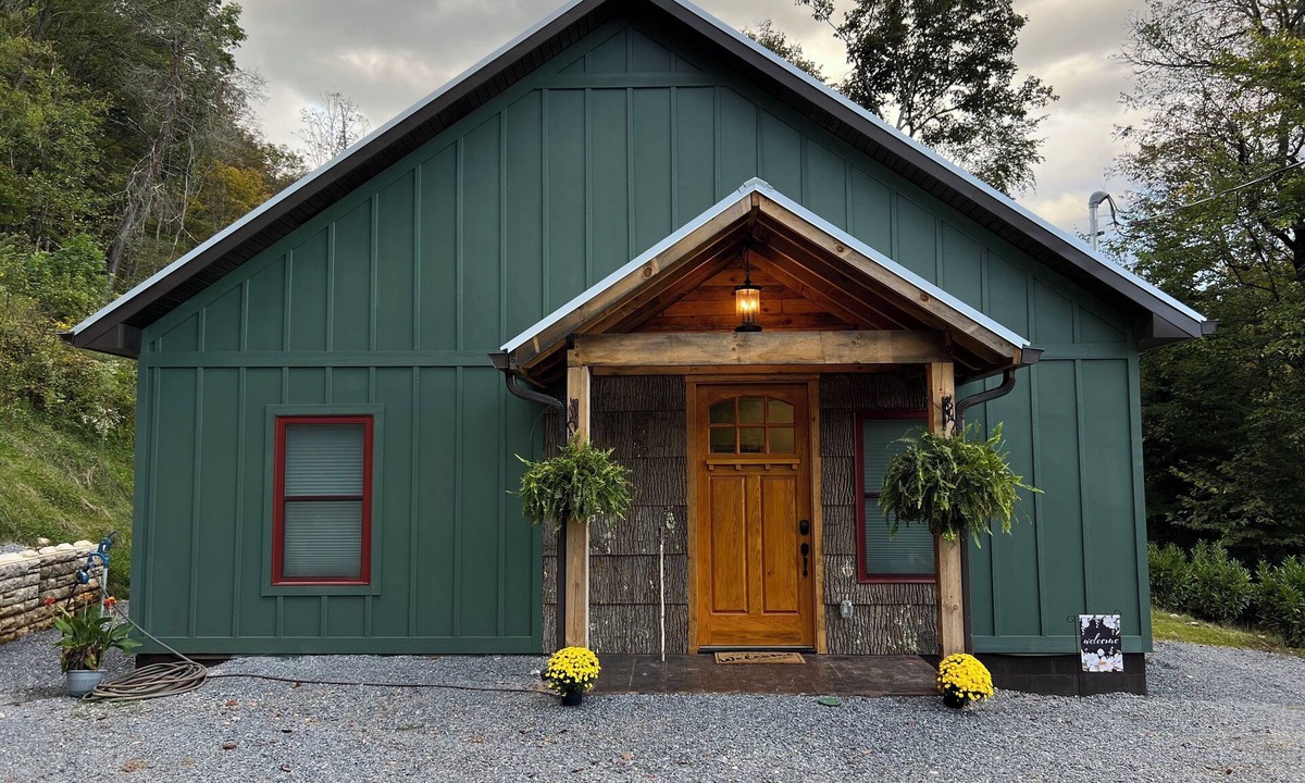 Central Cottage | Riverside Escape: Charming 2-BR Cottage on the Watauga River in Johnson City