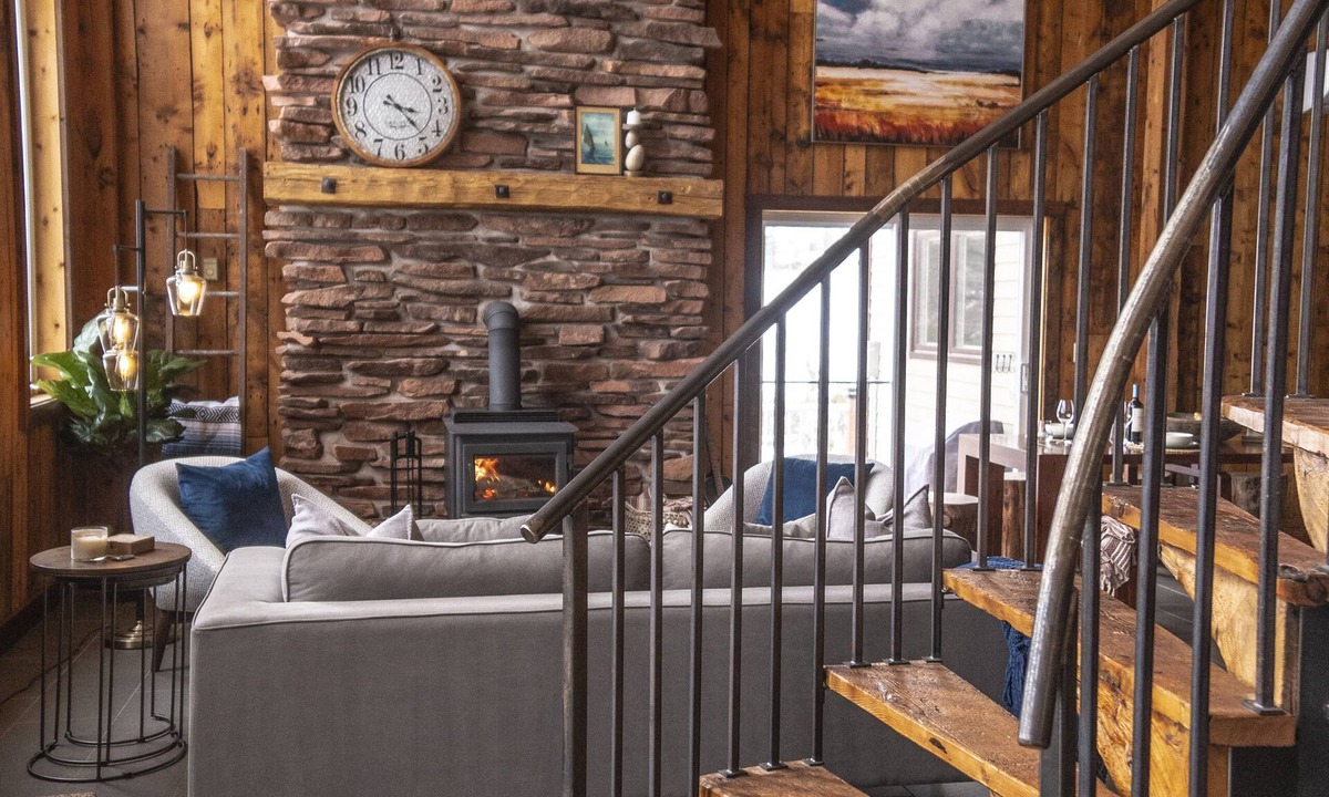 New Glasgow House | Rustic Luxury Cabin, near golf course, beaches & restaurants!