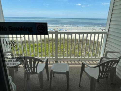 Windy Hill Apartment | Rustic Oceanfront Retreat | 2BR Coastal Cabin-Style Condo