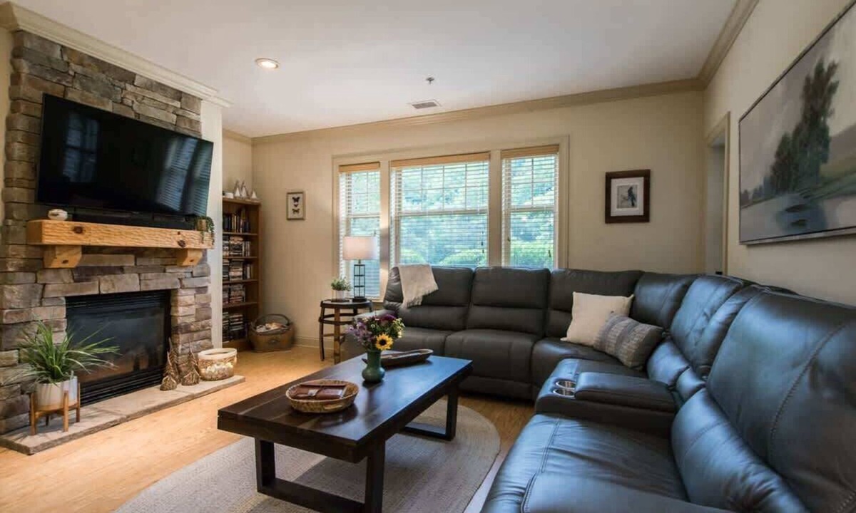 Maggie Valley Condo | Scenic 2BR Condo w/Porch + Pool Near Slope/Trails | Free Tickets