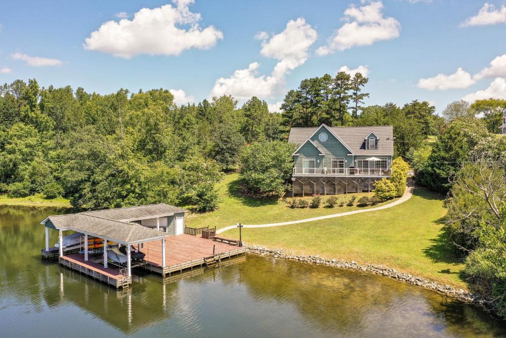 Semora House | Semora Vacation Rental w/Dock on Hyco Lake!