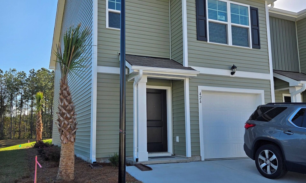 Conway House | Serene Brand new modern 1400 sq ft 3-b edroom townhome with AC in quaint Conway