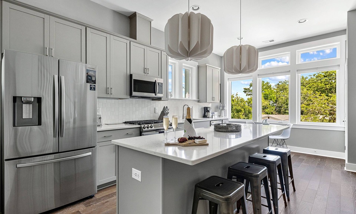 North Charleston House | Serene Sanctuary With Charming Porch | Oak Grove