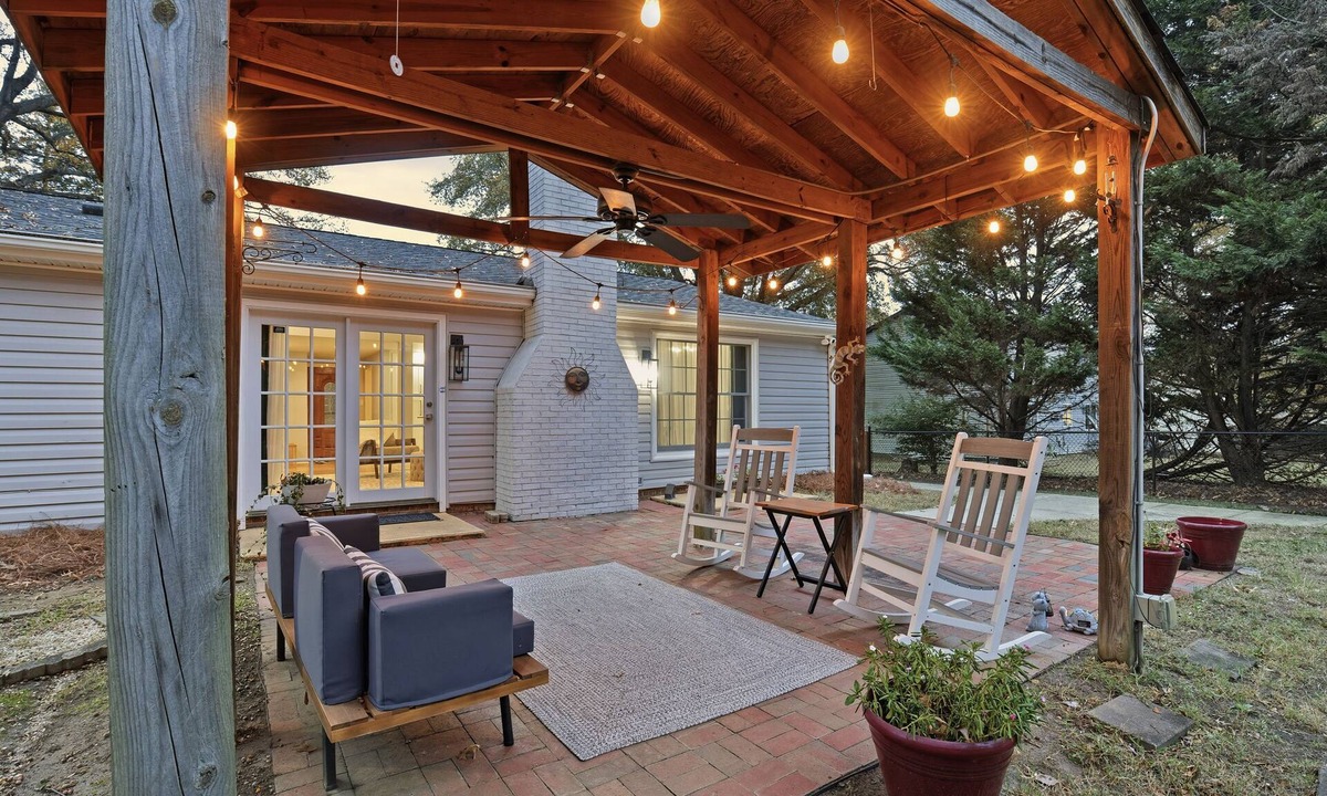 Charlotte House | Shadowlake 4BR House