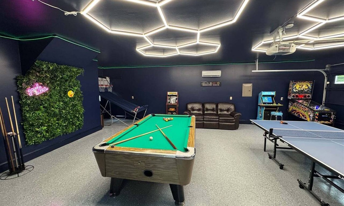 Bracey House | Shady Shores | Spectacular Views | Gameroom | Sleeps 18