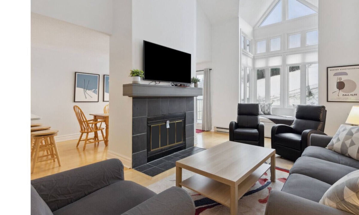 The Blue Mountains Condo | Ski In/Out Mountain Chalet Condo - 205 Chateau Ridge