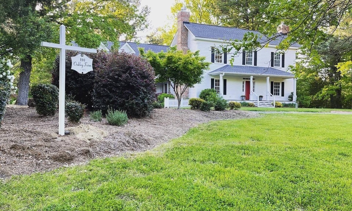 Chapel Hill House | Spacious 1875 Farmhouse Retreat + Barn on Historic Property, Sleeps 13