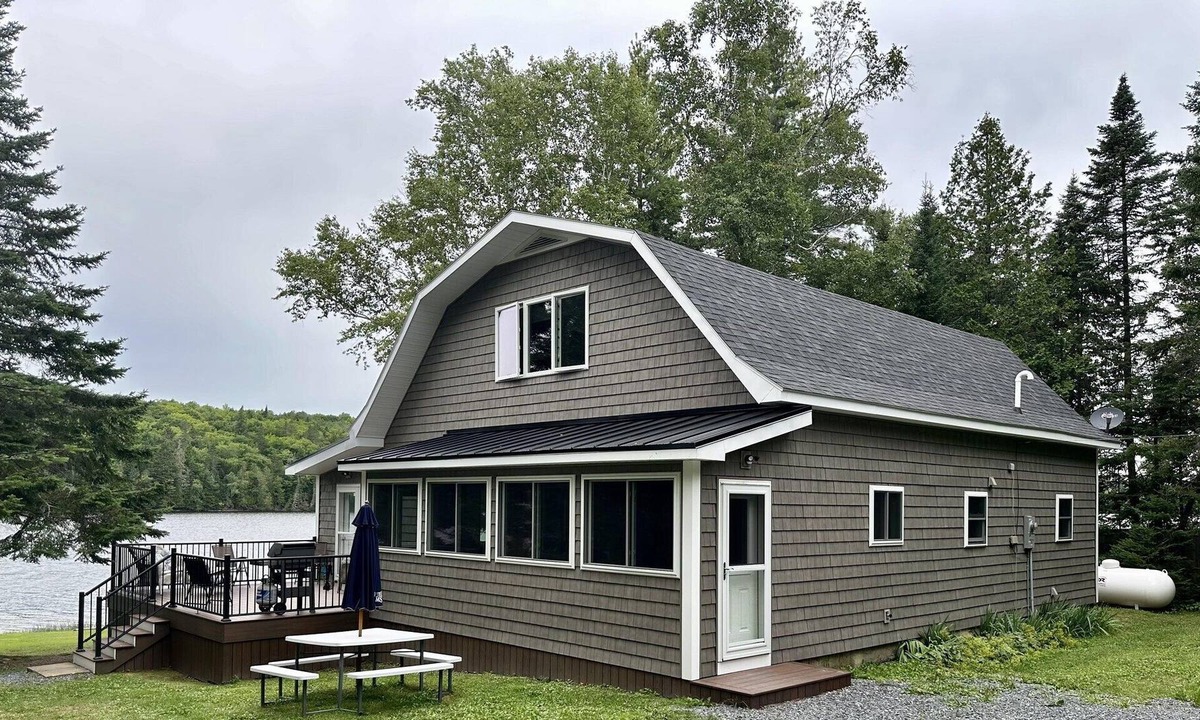 Stockholm House | Spacious Cottage at Madawaska Lake
