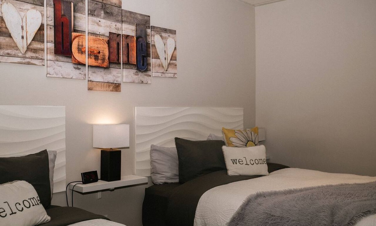 Saint Quentin Cottage | Spacious Private Vacation Rental at Charming Inn near Saint-Quentin, New Brunswick