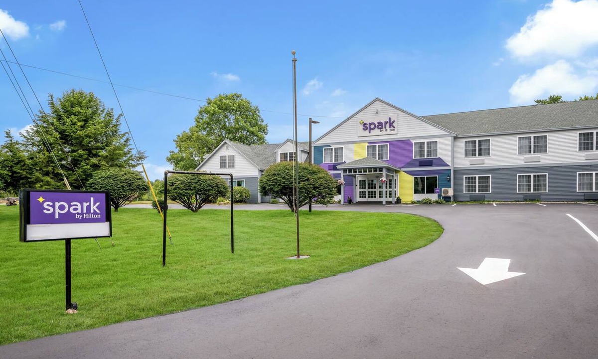 Freeport Hotel | Spark by Hilton Freeport