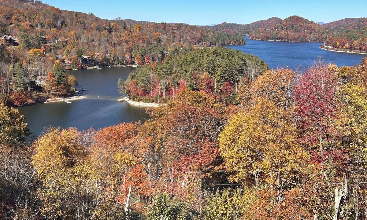 Glenville Apartment | SPARKLING WATERS RETREAT! BIG Lake Glenville, lake and mtn views! CLOSE TO TOWN