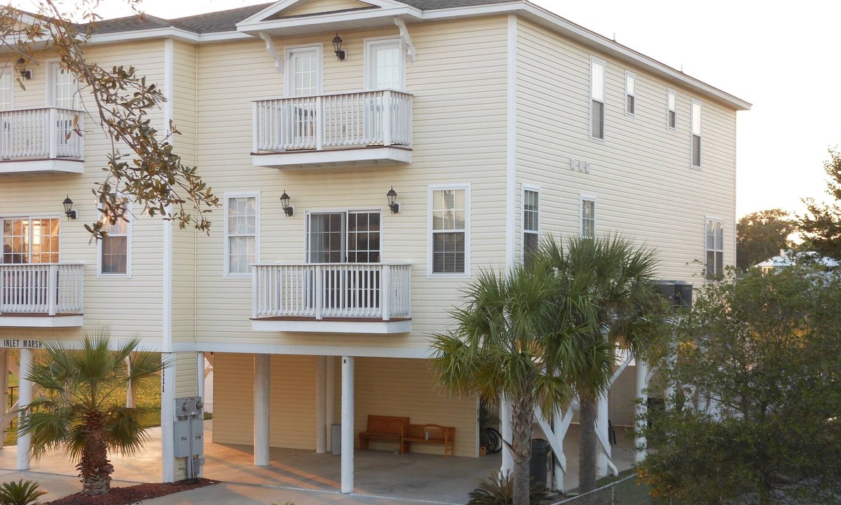 Garden City House | SPRING DISCOUNT 10% 5 BR/5.5BA-1BLK from Beach/Marsh/Dock/Pvt Pool/Pet Friendly