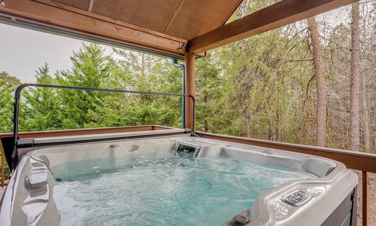 Flowery Branch Cottage | Steps to Lake Lanier: Wooded Escape w/Boat Dock