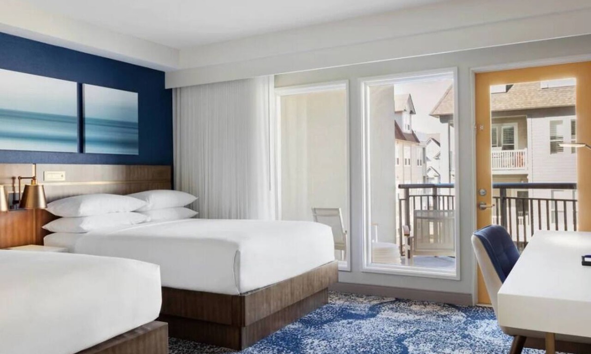 Northeast Virginia Beach Hotel | Steps to Virginia Beach! Onsite Pool, Near Virginia Beach Fishing Pier