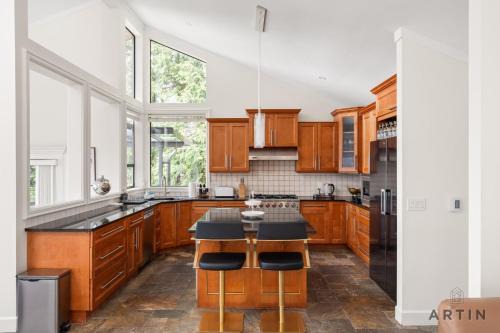 West Vancouver House | Stunning 4BR Retreat with Indoor Pool and Sauna