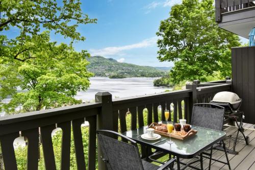 Mont-Tremblant Apartment | Stunning Condo - View on Lake Tremblant & Mountain