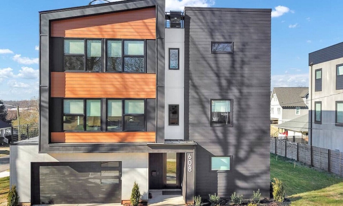 Charlotte House | Stunning Home w/Pool/Outdoor kitchen,Gym, GameRoom, Rooftop