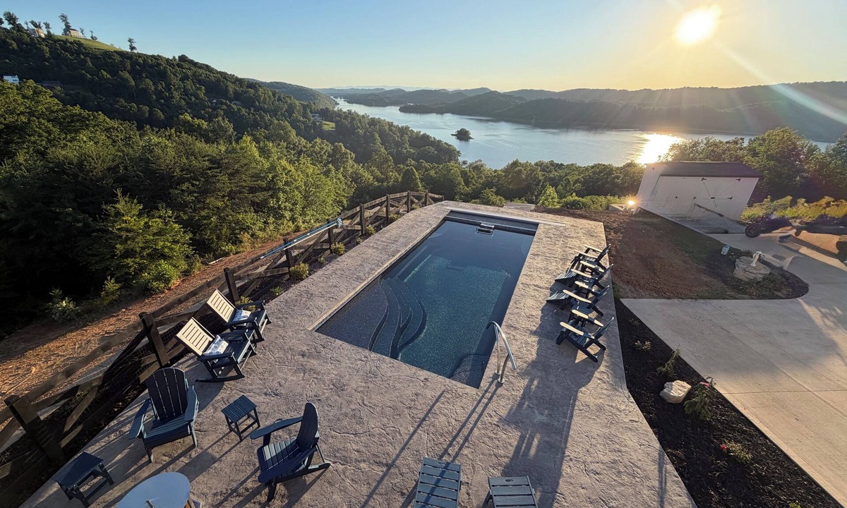 Maynardville House | STUNNING SUNSET VIEWS! Luxury Lake & Mountain Retreat w Pool, Spa, & Beachfront