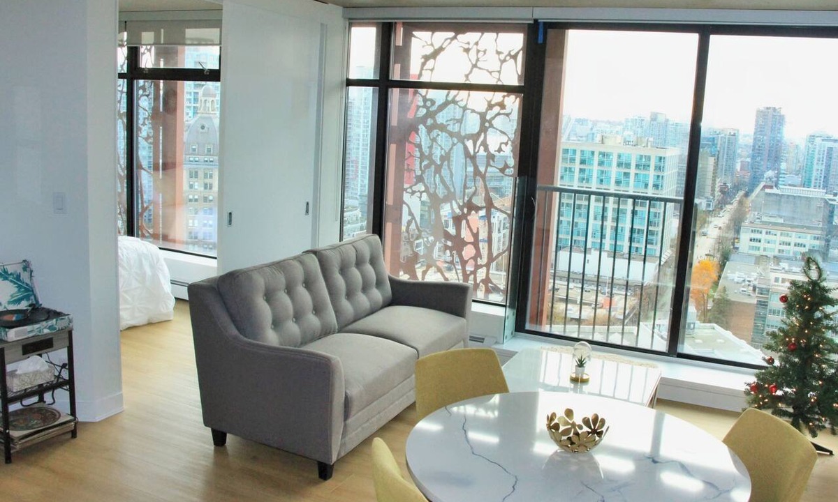 Gastown Condo | Stylish 1BR in Gastown, heart of Downtown Vancouver, Nearby Transit & BC Place