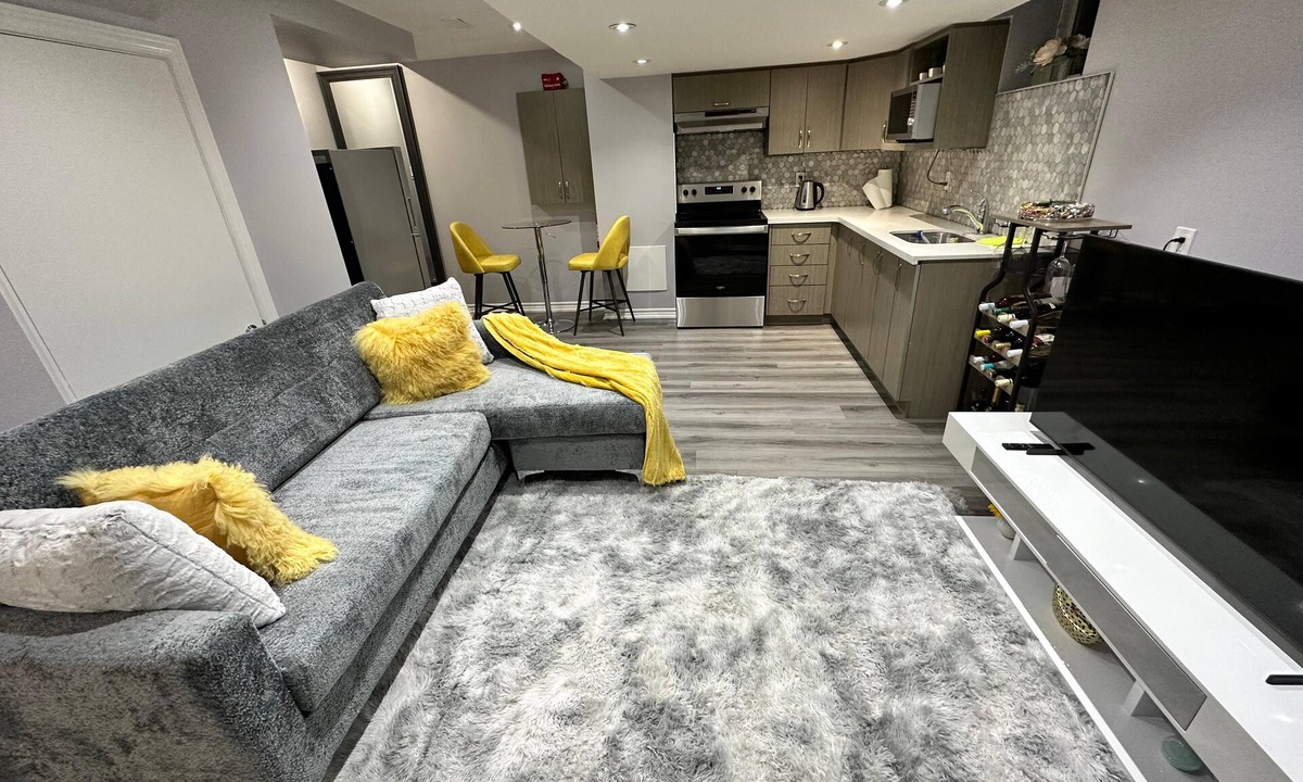 Fletchers Creek South Apartment | Stylish Oasis in a Central Location, just 15minutes from Toronto Pearson Airport