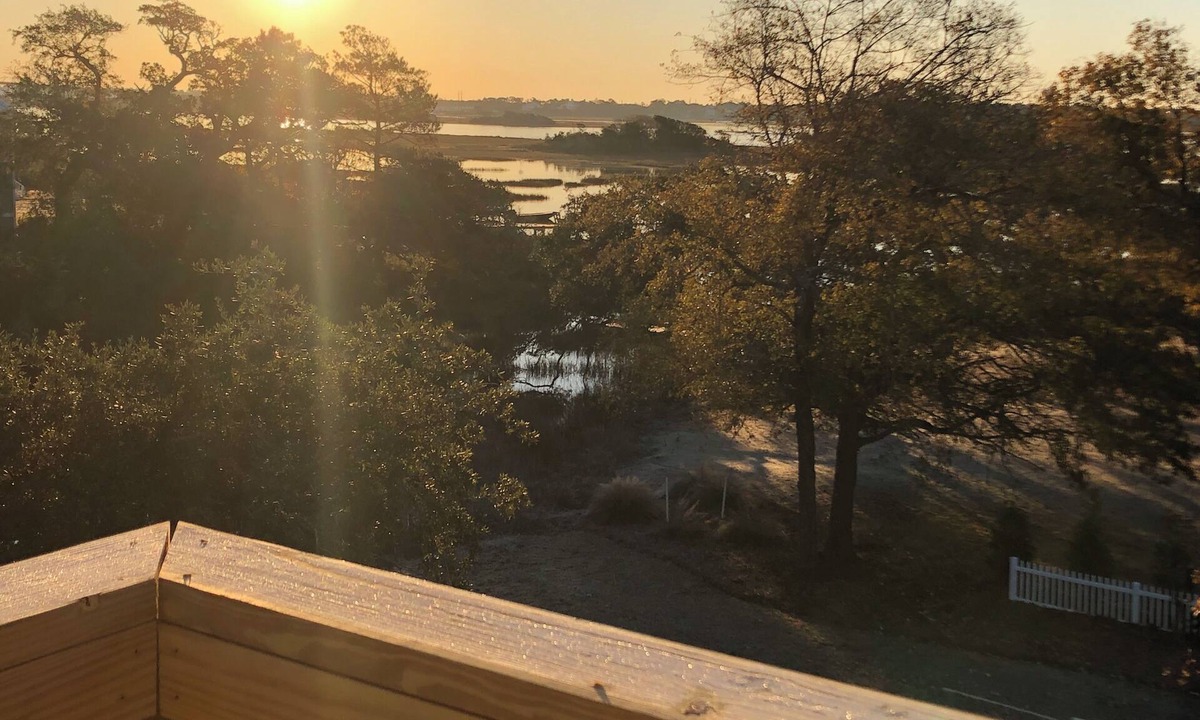 Cedar Point House | Summer Vacation Sale on Extended Stays with Beautiful Water Views