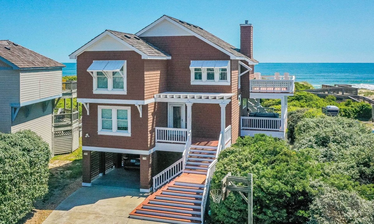 Nags Head House | Sunday Drive - Nags Head MP 15, Oceanfront, Private Walkway to Beach, Pool, Hot Tub