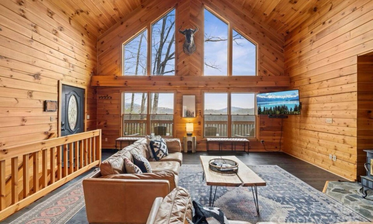 Lake Toxaway Cabin | SUNSET RIDGE In the Clouds at Lake Toxaway Sleeps 16 Cozy SPECTACULAR VIEW