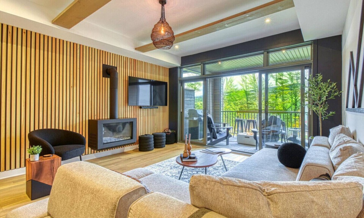 Mont-Tremblant Condo | The Alpinhaus at Verbier - Modern Condo by Ski & Golf