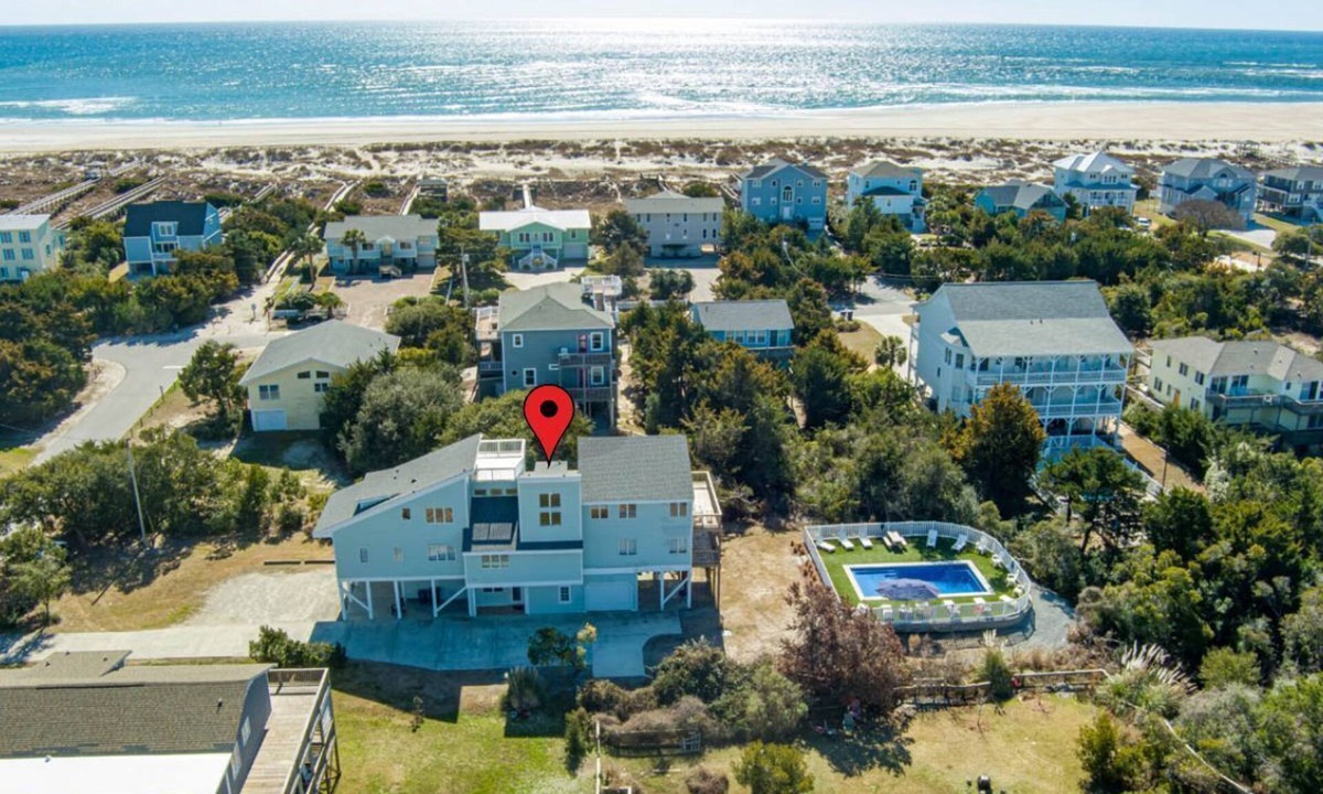 The Point House | The Bedloe: Cozy Beach Cottage