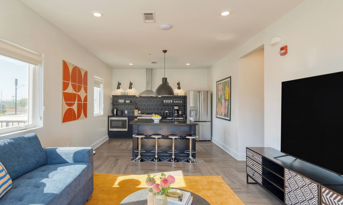 Historic Edgefield House | The Carter Buyout - 2 Units by AvantStay | Group Stays, Sleeps 24