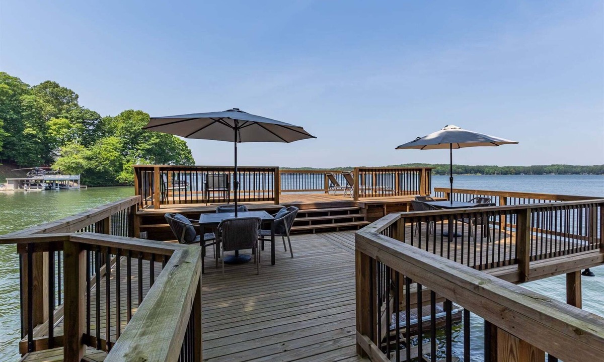 Littleton House | The Chateau at Ferncliff | Beautiful Main Lake Views