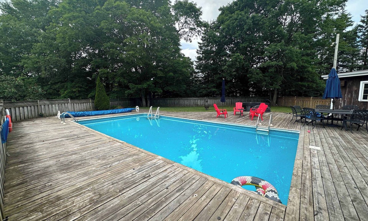 Milton House | "The Farmland" | Pool | Hot Tub | 50 Acres!