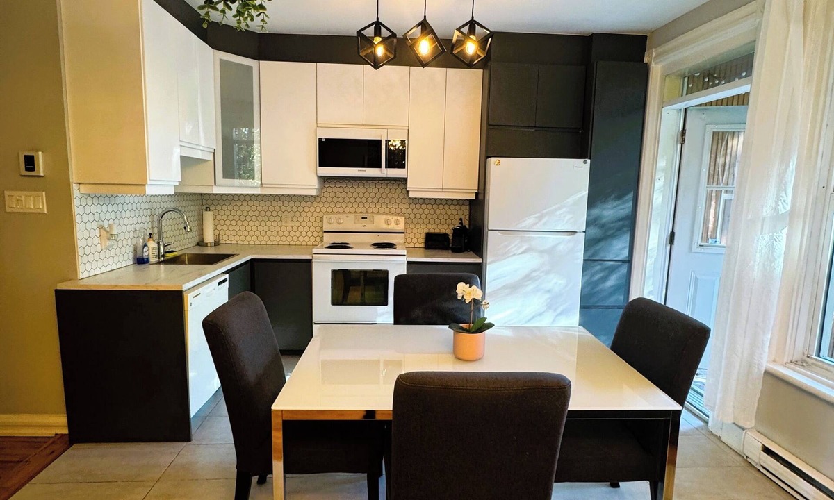 Hochelaga-Maisonneuve Apartment | The Montreal Break