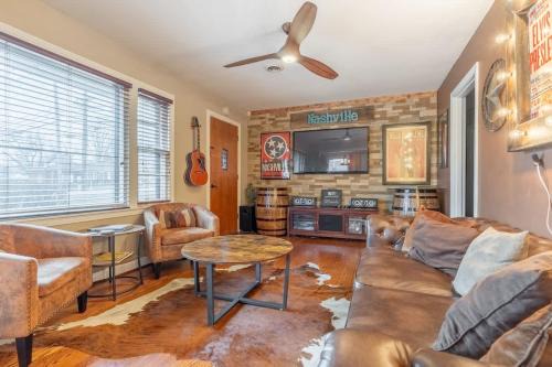 Elm Hill Acres House | The Musicians Cottage by Stay Local Nashville
